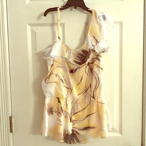 Sleeveless IZ Byer top